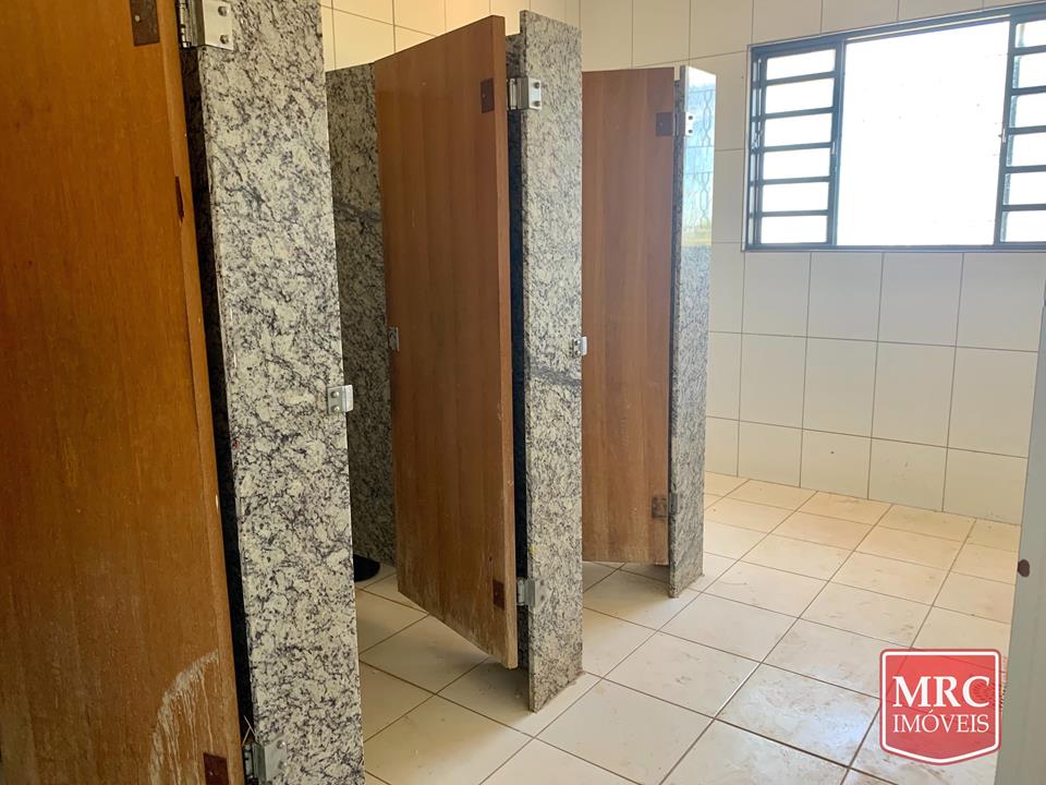 CL 201 - Loja/Galpão 1.600M2 COM AMPLO ESTACIONAMENTO INTERNO — foto 6