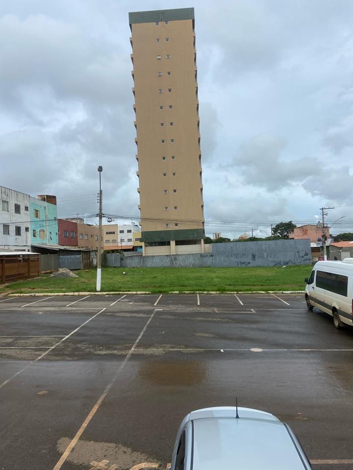 QS 410 Conjunto H - vendo terreno na QS 410  900 m2 de esquina com 3 frentes. constrói 3.150m2 em samambaia norte — foto 2