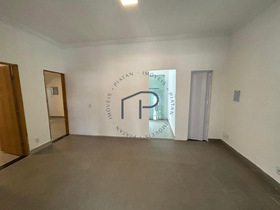 QNA 19 - Aluga-se Apartamento Térreo na Praça do DI em Taguatinga Norte/DF — foto 2