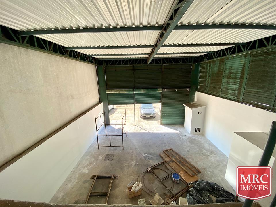 QNN 23 Conjunto B -  EXCELENTE LOJA - COM MEZANINO - FRENTE ESTAÇÃO DO METRÔ — foto 2