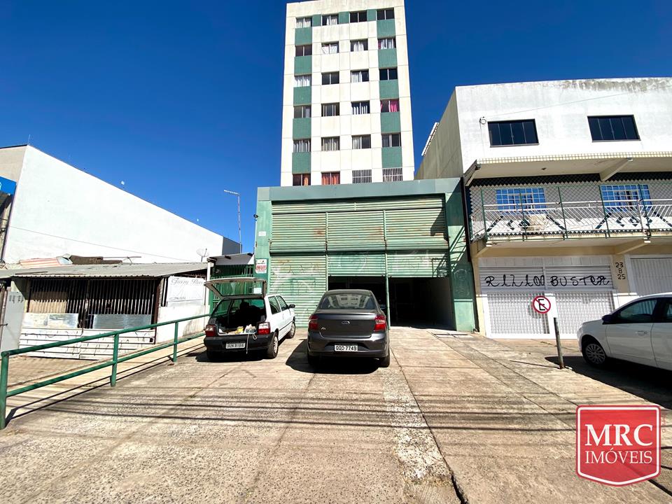 QNN 23 Conjunto B -  EXCELENTE LOJA - COM MEZANINO - FRENTE ESTAÇÃO DO METRÔ
