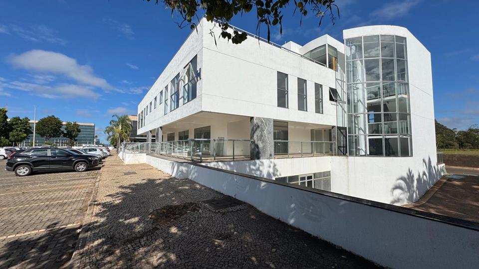 SAFS Quadra (Setor de Administração Federal Sul) - PREDIO SAFS COM 2.590M2 PARA LOCAÇÃO NA PRAÇA PORTUGAL AO LADO DA EMBAIXADA AMERICANA SAS SUL — foto 1