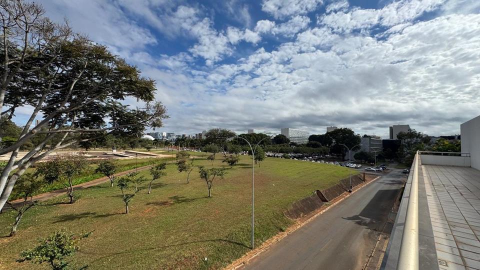 SAFS Quadra (Setor de Administração Federal Sul) - PREDIO SAFS COM 2.590M2 PARA LOCAÇÃO NA PRAÇA PORTUGAL AO LADO DA EMBAIXADA AMERICANA SAS SUL — foto 12