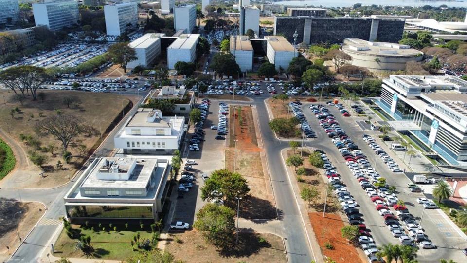 SAFS Quadra (Setor de Administração Federal Sul) - PREDIO SAFS COM 2.590M2 PARA LOCAÇÃO NA PRAÇA PORTUGAL AO LADO DA EMBAIXADA AMERICANA SAS SUL — foto 4