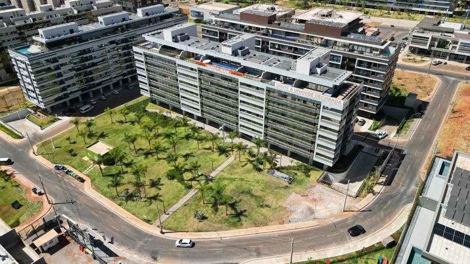 SQNW 303 Bloco B - apartamento a venda 4 quartos decorado e mobiliado 4 quartos sendo 4 suites elevador privativo lazer completo com 4 vagas altíssimo padrão no noroeste ao lado do parque Burle Marx My design — foto 3