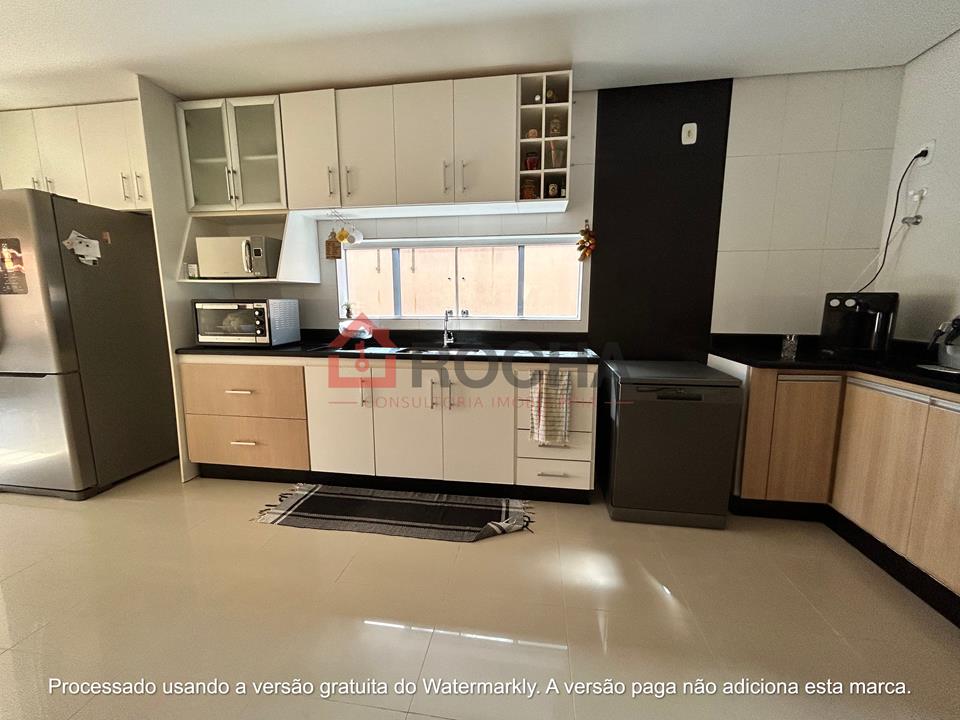 Quadra 13 - Quadra 13 (Sobradinho) - Reformada, com 04 quartos, lote de 525 m² — foto 18