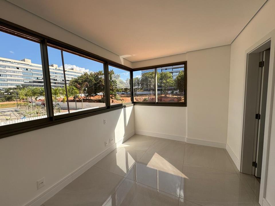 SQNW 304 Bloco F - Apartamento  4 quartos no noroeste  sendo 4 suites com varanda vazado lazer completo ANDAR ALTO 4 vagas de garagem altissimo parão ao lado do parque  — foto 7