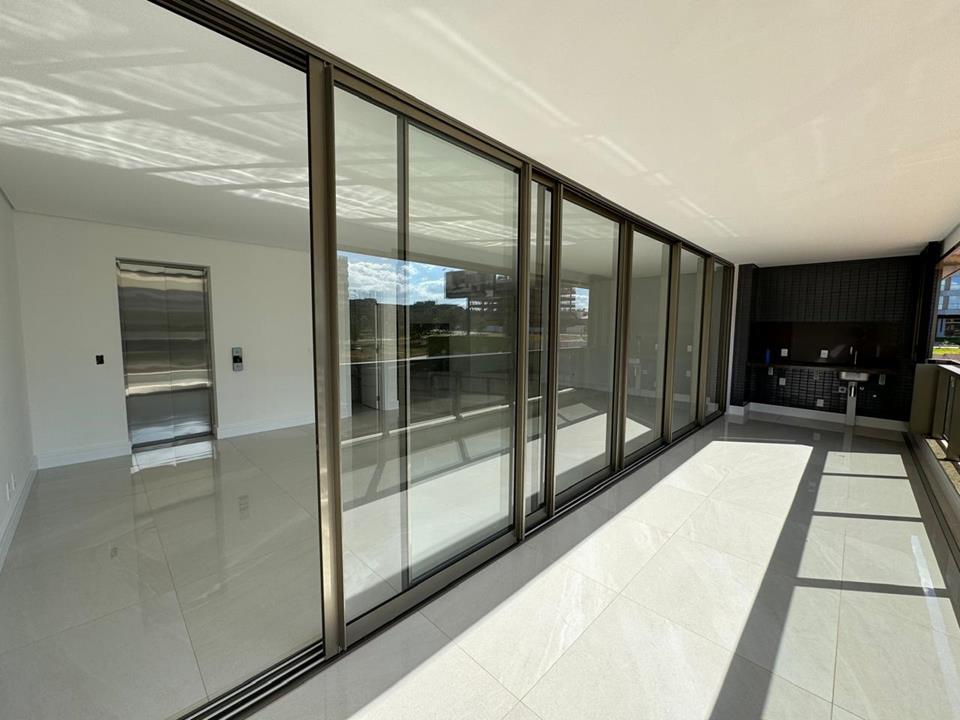 SQNW 304 Bloco F - Apartamento  4 quartos no noroeste  sendo 4 suites com varanda vazado lazer completo ANDAR ALTO 4 vagas de garagem altissimo parão ao lado do parque  — foto 19