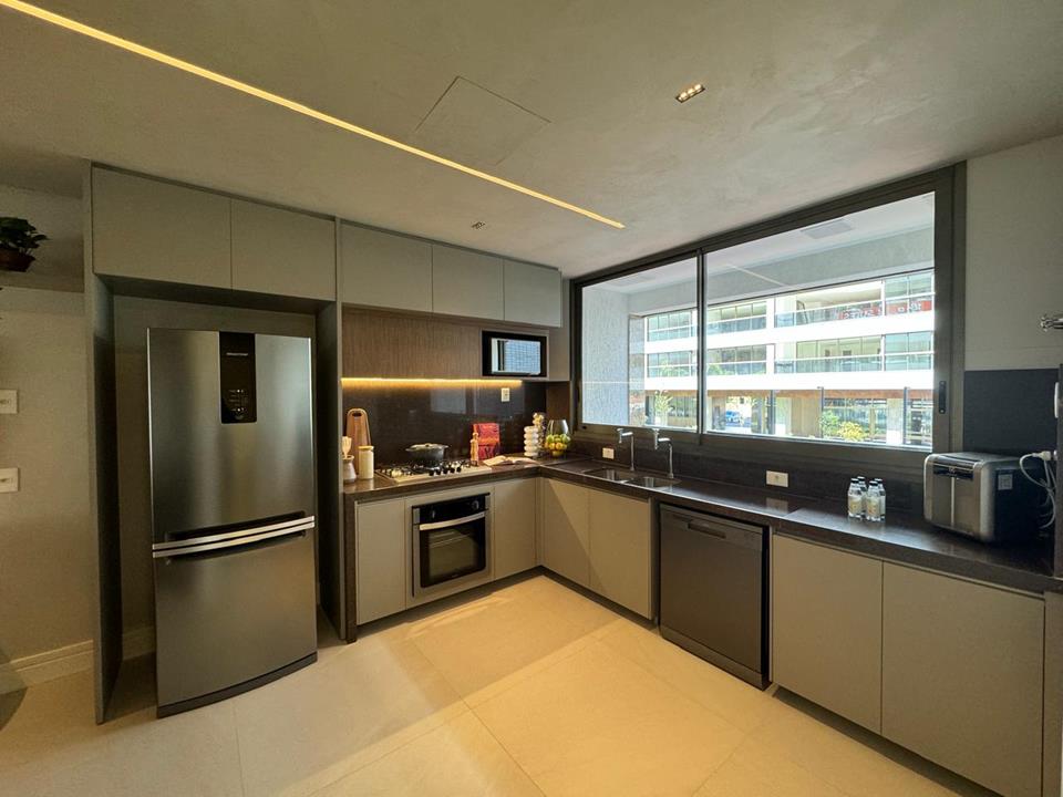 SQNW 304 Bloco F - Apartamento  4 quartos no noroeste  sendo 4 suites com varanda vazado lazer completo ANDAR ALTO 4 vagas de garagem altissimo parão ao lado do parque  — foto 4