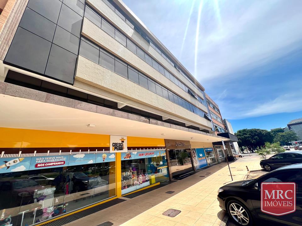 SCRN 704/705 Bloco B - MOBILIADO COM ELEVADOR E 2 VAGAS NA GARAGEM — foto 2