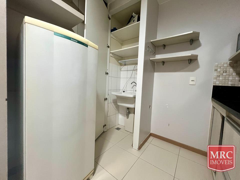 SCRN 704/705 Bloco B - MOBILIADO COM ELEVADOR E 2 VAGAS NA GARAGEM — foto 13