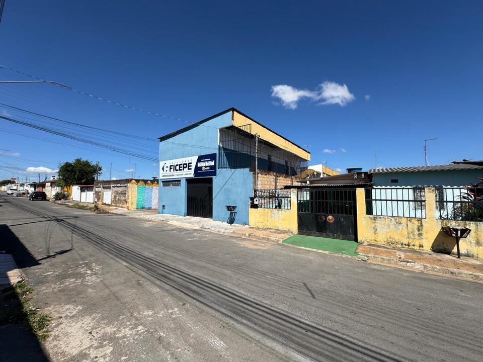 SQ 15 Q 11 L 20 CIDADE OCIDENTAL - PREDIO COM 12 SALA, BANHEIROS COLETIVOS, PATIO INTERNO, AREA PARA LANCHONETE alugo — foto 4