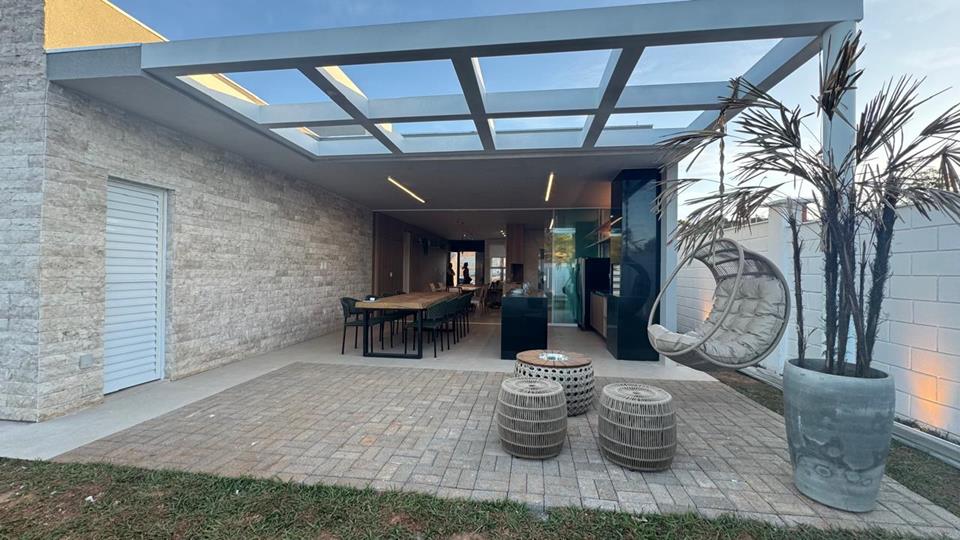 DF 140 JARDIM BOTANICO - Casa 3 quartos sendo 3 suites em condominio fechado vendo com altissimo padrão no Le grand Jardin no Jardim botanico pronta ou para entrega em ate 10 meses aceita financiamento — foto 23