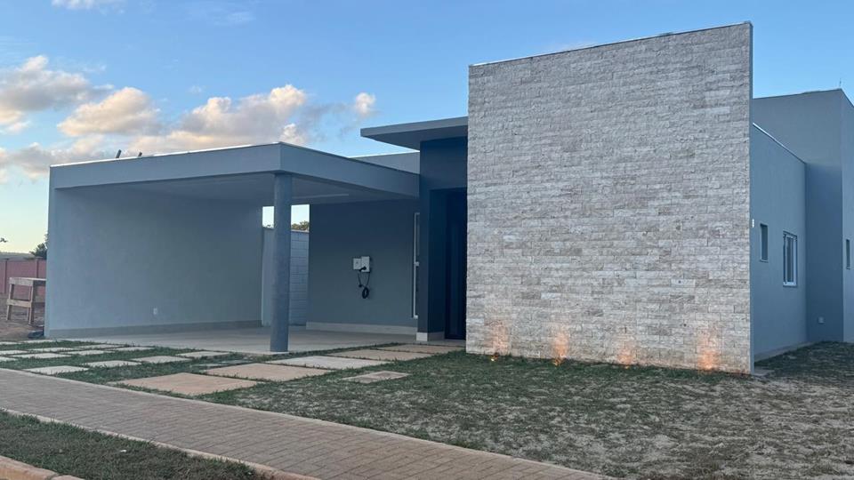 DF 140 JARDIM BOTANICO - Casa 3 quartos sendo 3 suites em condominio fechado vendo com  altissimo padrão no Le grand Jardin no Jardim botanico pronta ou para entrega em ate 10 meses aceita financiamento 