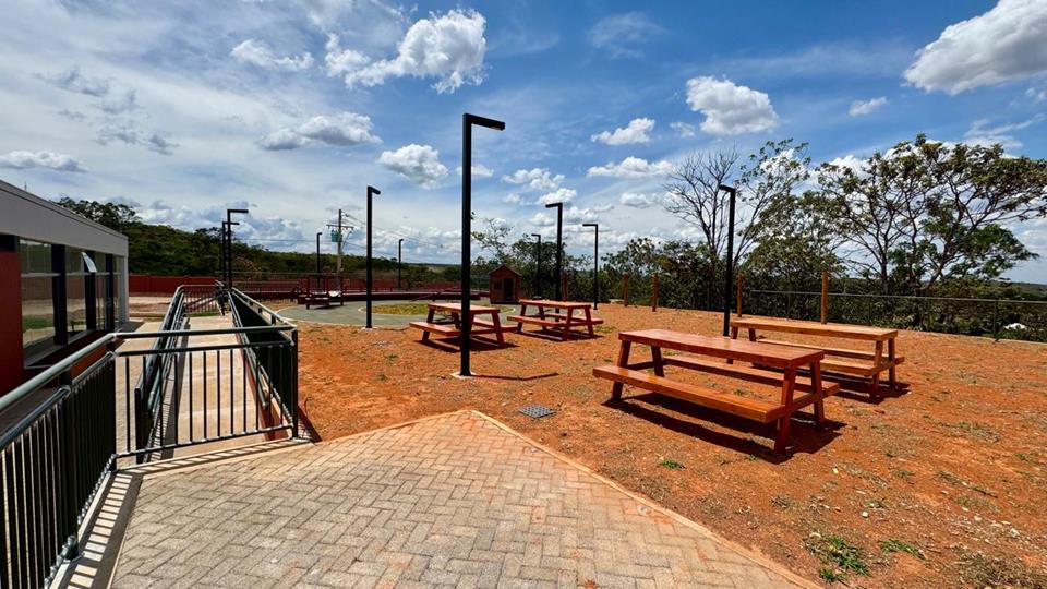 DF 140 JARDIM BOTANICO - Casa 3 quartos sendo 3 suites em condominio fechado vendo com altissimo padrão no Le grand Jardin no Jardim botanico pronta ou para entrega em ate 10 meses aceita financiamento — foto 33