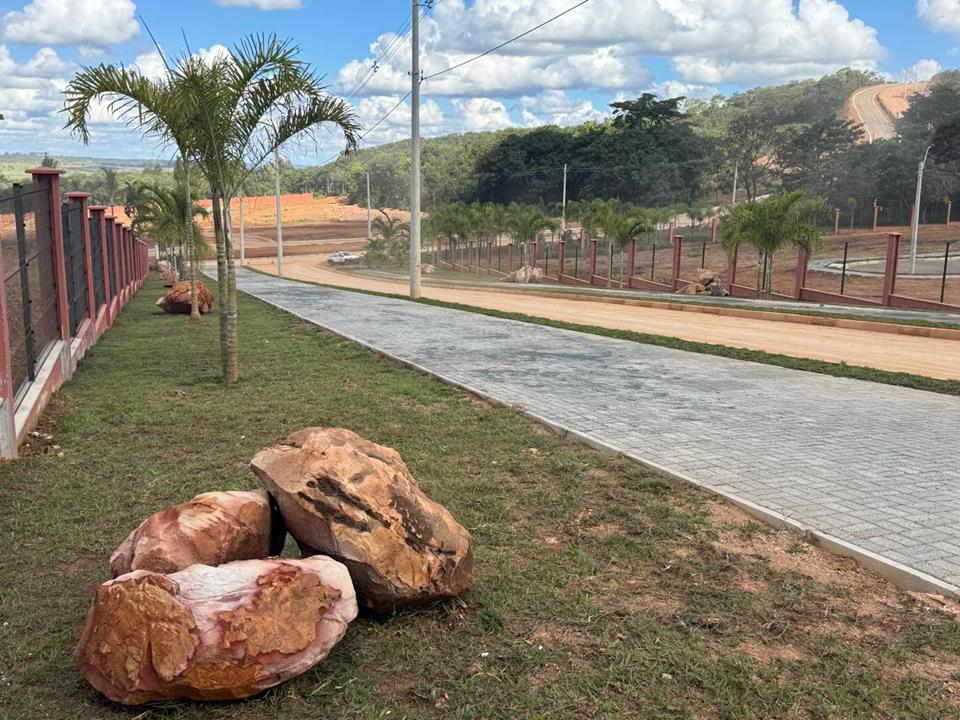 DF 140 JARDIM BOTANICO - Casa 3 quartos sendo 3 suites em condominio fechado vendo com altissimo padrão no Le grand Jardin no Jardim botanico pronta ou para entrega em ate 10 meses aceita financiamento — foto 39