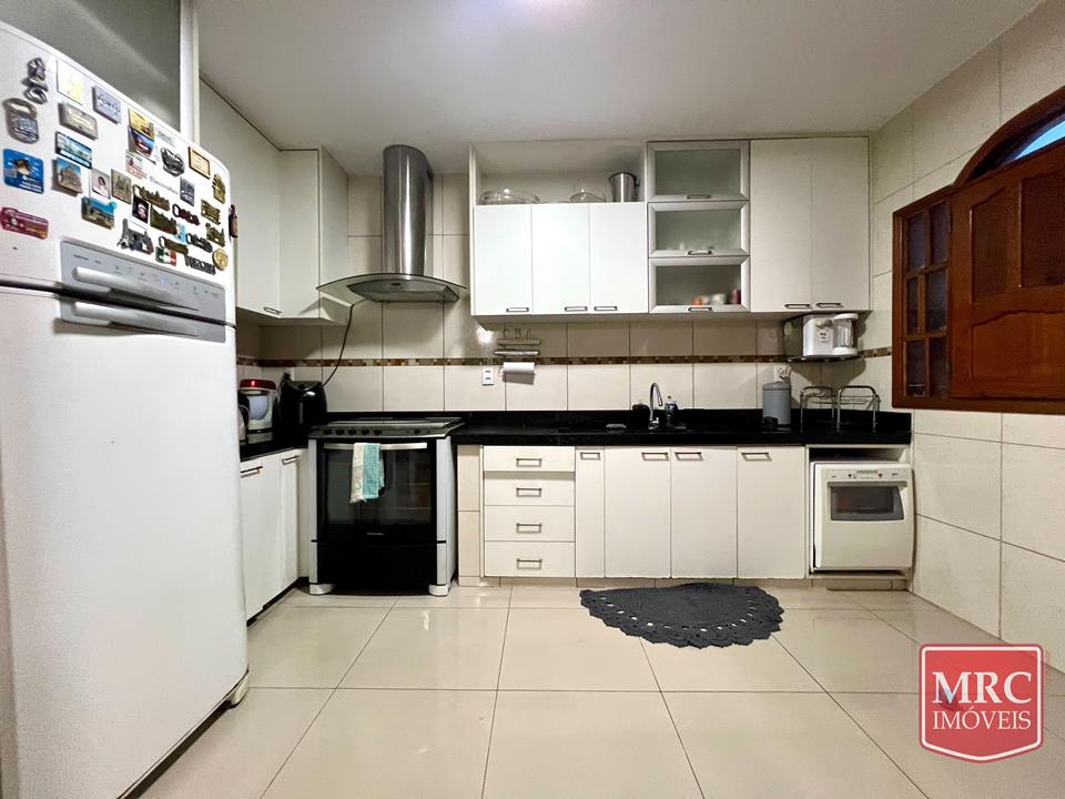Terceira Avenida Bloco 1995 - EXCELENTE SOBRADO  - 4 QUARTOS / 2 SUÍTES com HABITE-SE — foto 18