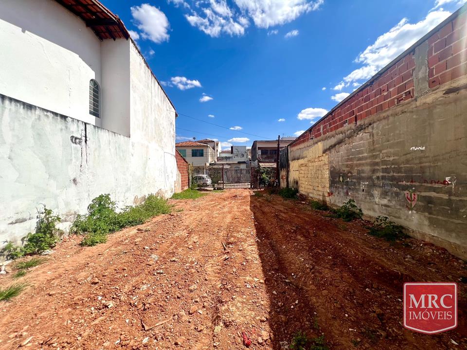 Terceira Avenida Bloco 1895 - LOTE PRONTINHO PARA CONSTRUIR — foto 2