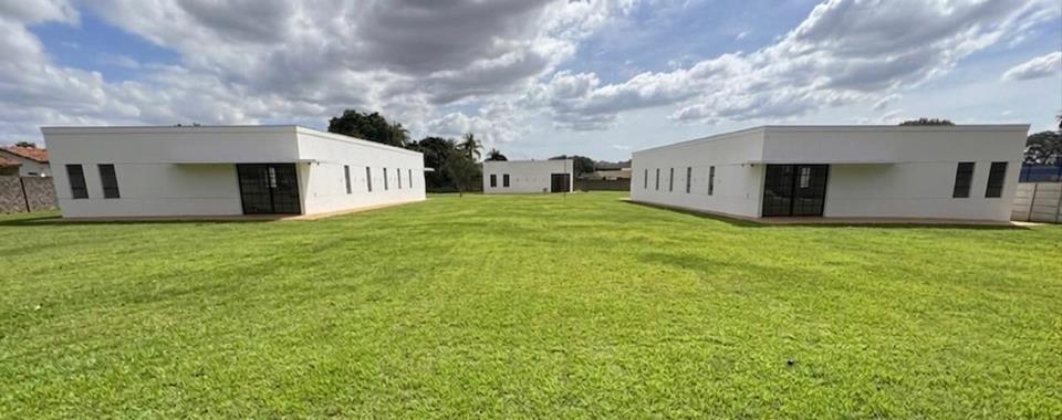 301 Rua D Conjunto 1 - ALUGO Área com 6.000 m2, área construída com 1.163 m2, composto por 4 edificações no Park Way, Águas Claras. 