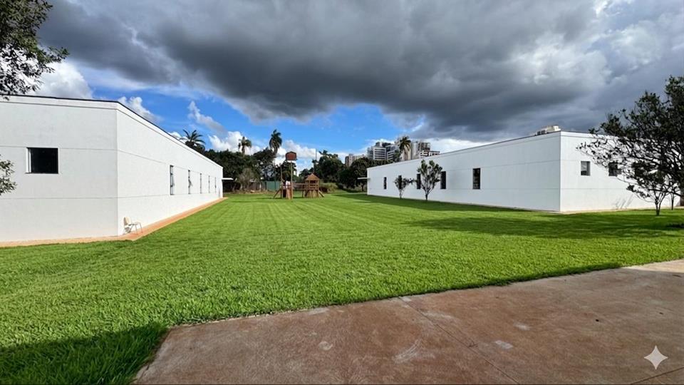 301 Rua D Conjunto 1 - ALUGO Área com 6.000 m2, área construída com 1.163 m2, composto por 4 edificações no Park Way, Águas Claras. — foto 2