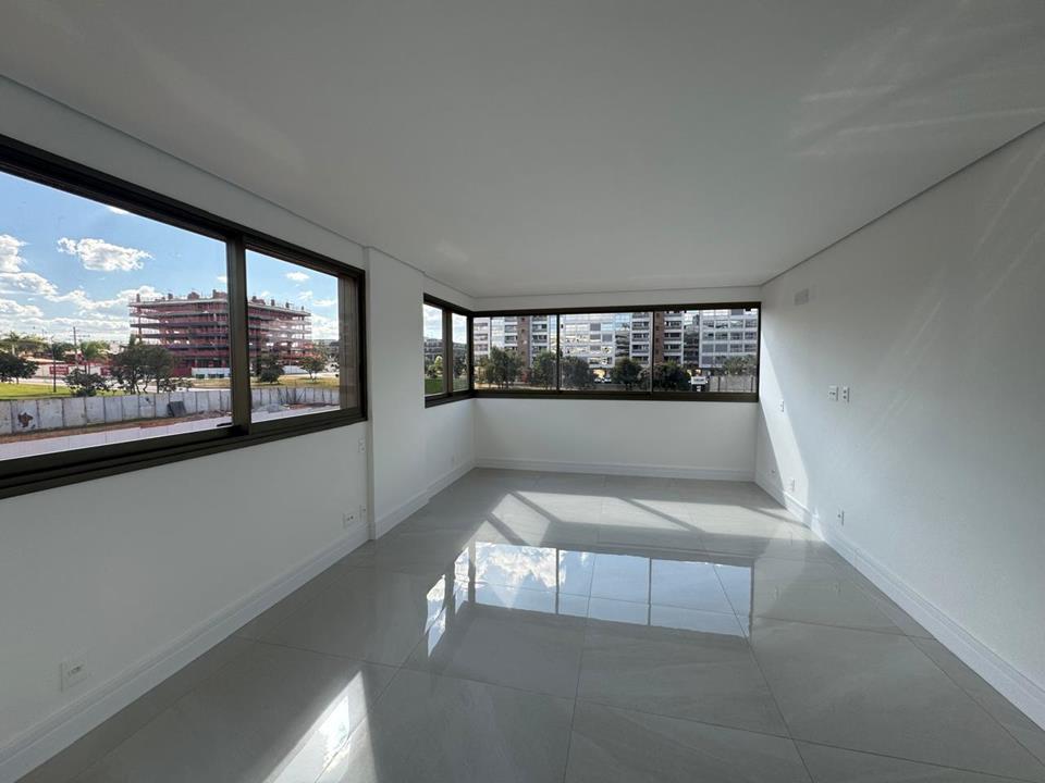SQNW 304 Bloco F - APARTAMENTO 4 QUARTOS SENDO 4 SUITES VAZADO COM VARANDA COM 246 M2 COM ELEVADOR PRIVATIVO E 4 VAGAS DE GARAGEM A VENDA PRONTO NOVO COM LAZER COMPLETO A VENDA NO NOROESTE — foto 8