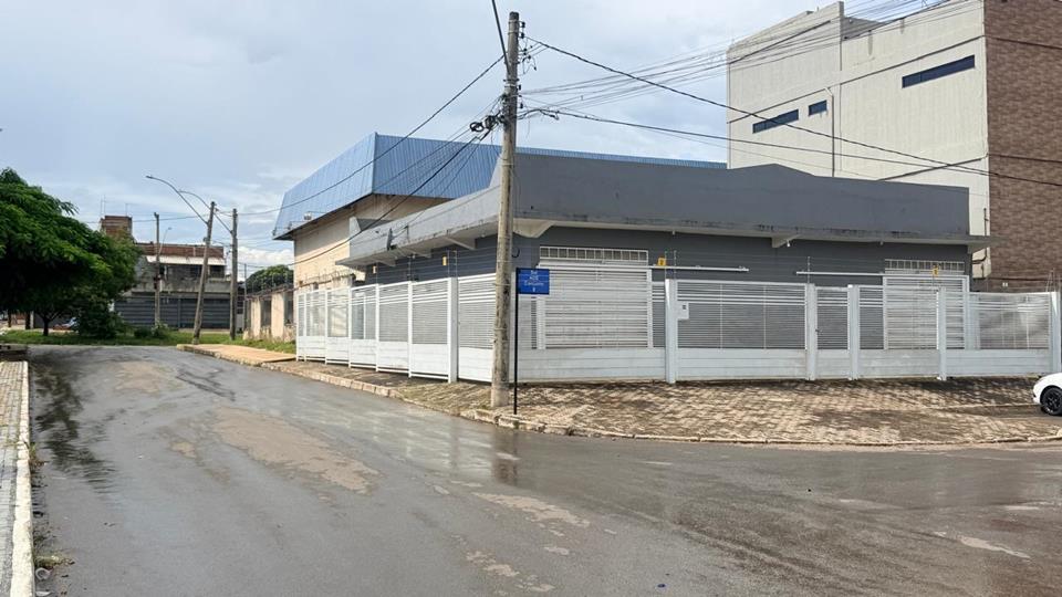 ADE Conjunto 8 - GALPAO COM 200 METROS PROXIMO A BR 060 E PROXIMO AO DIA DIA DE SAMAMBAIA DF — foto 2