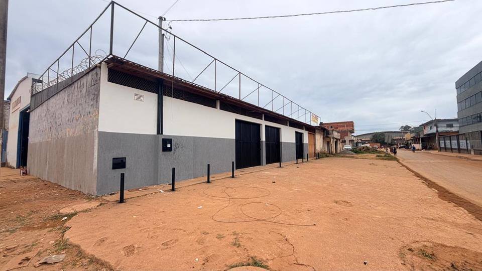 Quadra 7 Conjunto 7 - ALUGO LOJA DE ESQUINA NA ESTRUTURAL SETOR DE OFICINAS REFORMADA OTIMA PARA PADARIA, MERCADO, OFICINA, ETC — foto 3