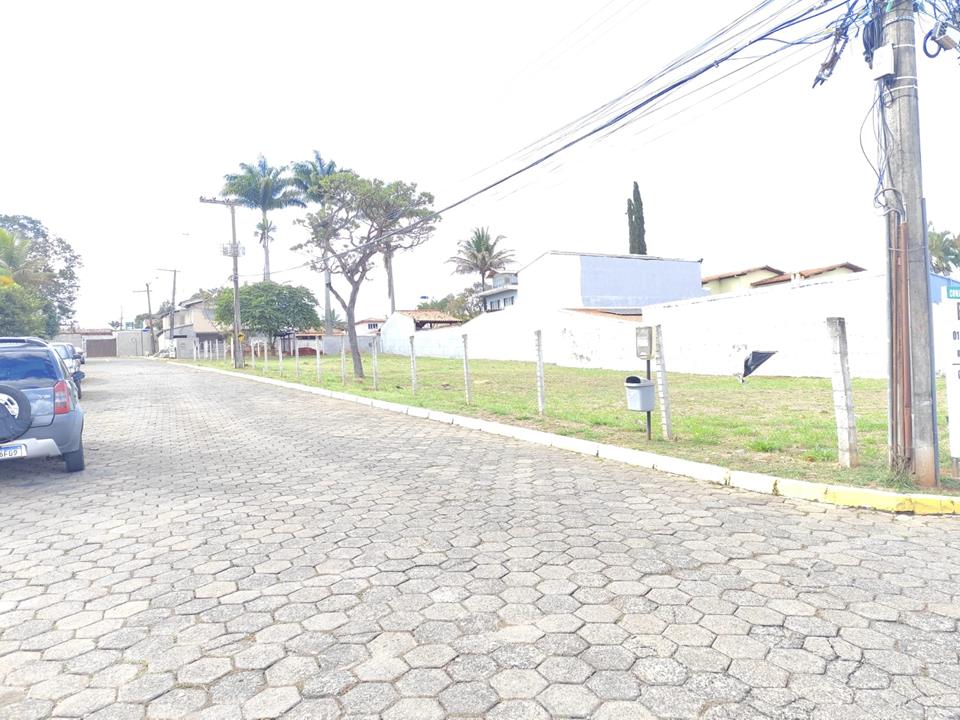DF-001 - LOTE DE ESQUINA COM 960M² — foto 3
