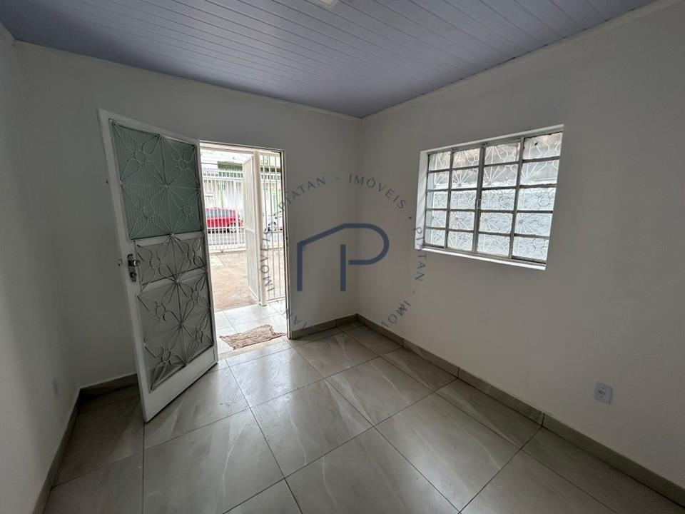 QNA 18 - Aluga-se Casa de Frente e Fundos em Taguatinga Norte-DF — foto 2