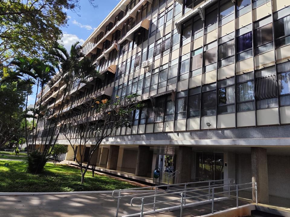 SQN 308 Bloco I - *BELISSIMO 3 QTOS 01 SUITE, 01 GAR, VAZADO — foto 3
